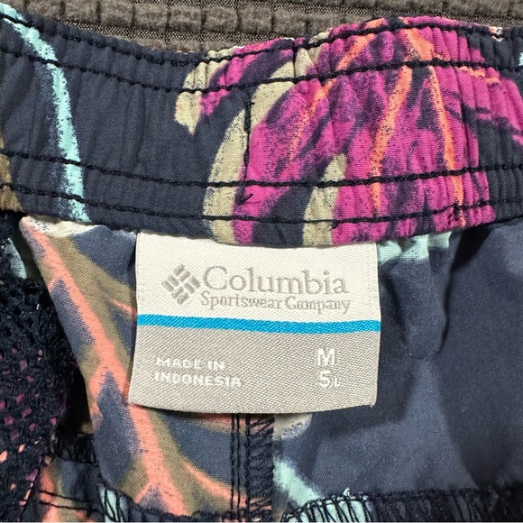 Columbia Womens Floral Print Navy Athletic Shorts Size Medium Lightweight Active - Picture 2 of 5